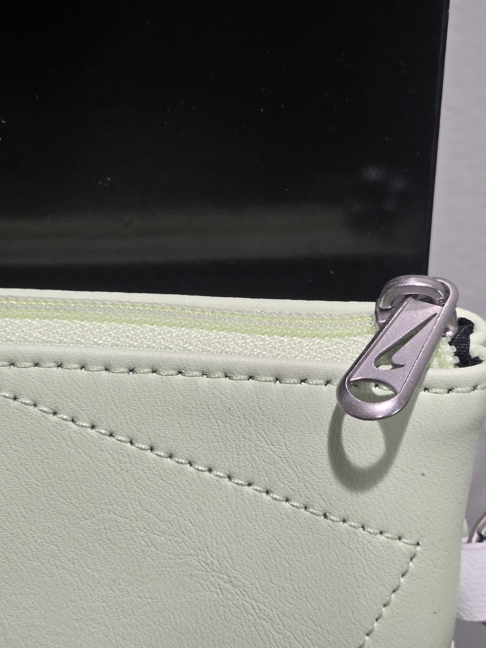 Nike Green Swoosh Wristlet Pouch - Picture 8 of 10